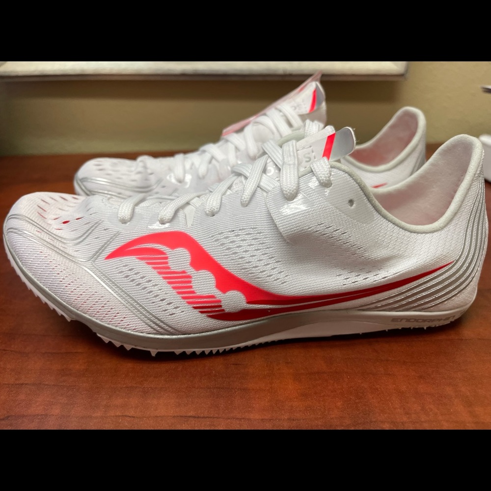 Saucony Endorphin 3 Track Spike M, worn once, 9.5
